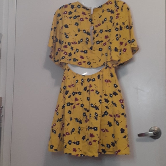 BCBGENERATION NWT SZ small - Picture 3 of 6